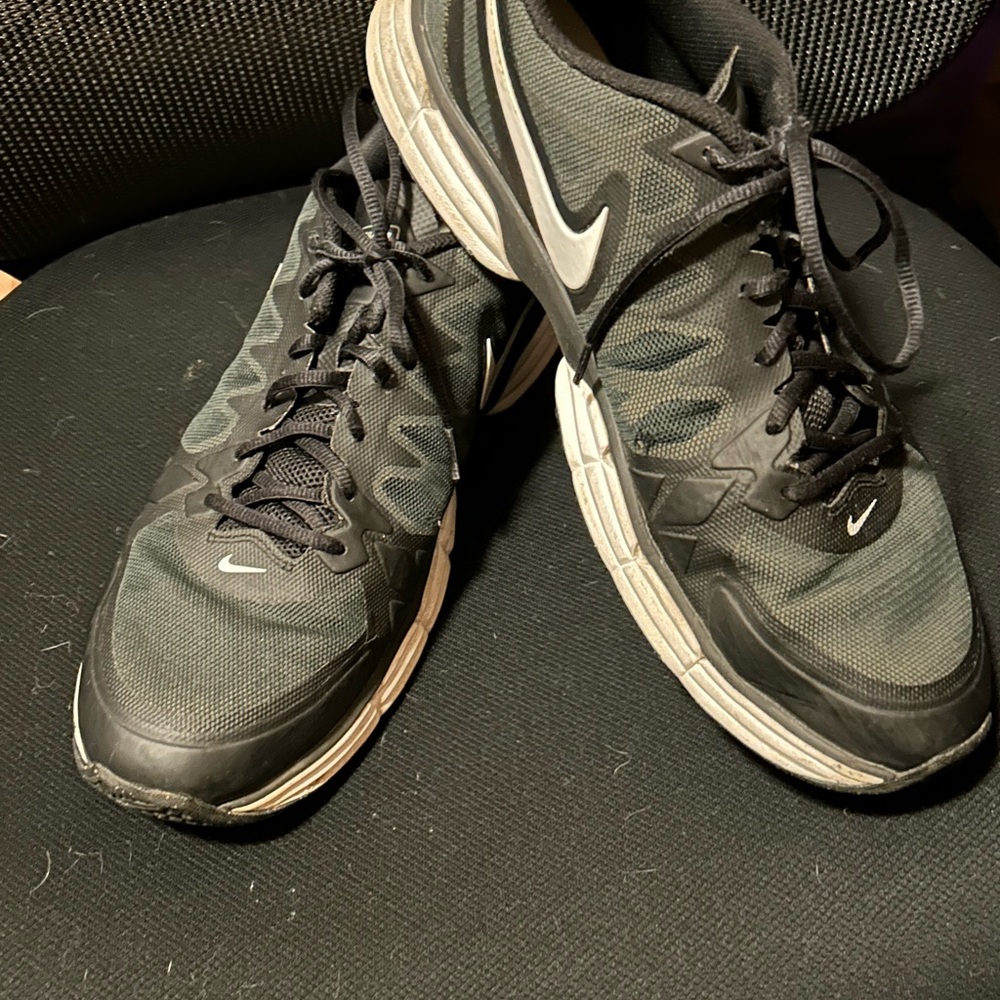 Nike Black‎ and White Athletic Shoes with Swoosh Logo
